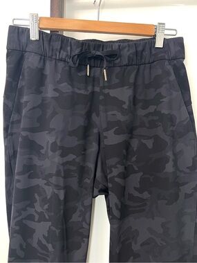 Lululemon On The Fly 7/8 Multi Grey Camo Pants